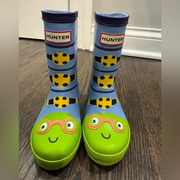 Hunter Kids' First Classic Wellington Rain Boots Caterpillar Design (7B/8G) - Picture 1 of 7